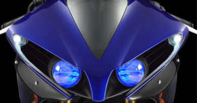 Yamaha revoluciona: va a poner fibra óptica y faros láser a sus motos para alumbrar hasta casi un kilómetro