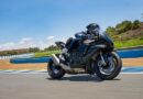 YAMAHA R1 RACE