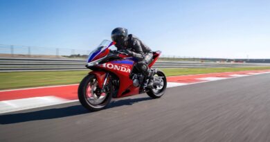 El irresistible encanto de la Honda CBR500R Four